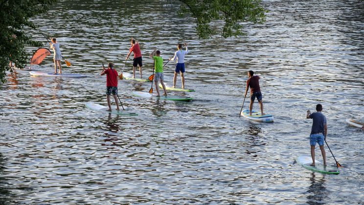 STAND UP PADDLE